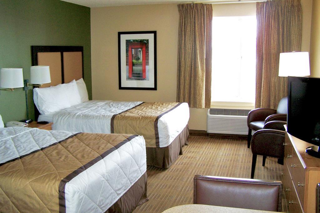 เอ็กซ์เทนด์ สเตย์ อเมริกา ชิคาโก เวสต์มอนต์ โอ๊ก บรูก Hotel ภายนอก รูปภาพ